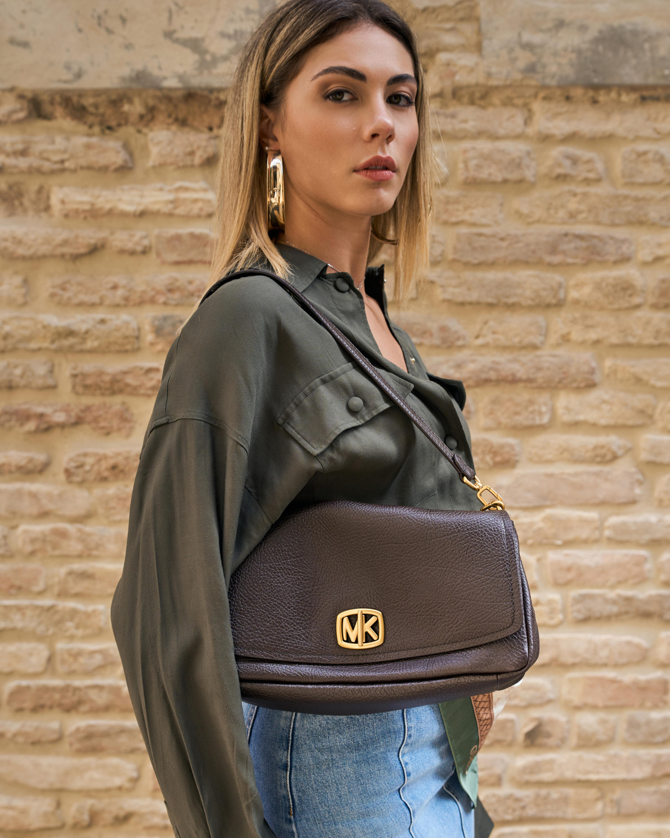 Eleganza urbana e american glamour. Borse accessori dal design riconoscibile.