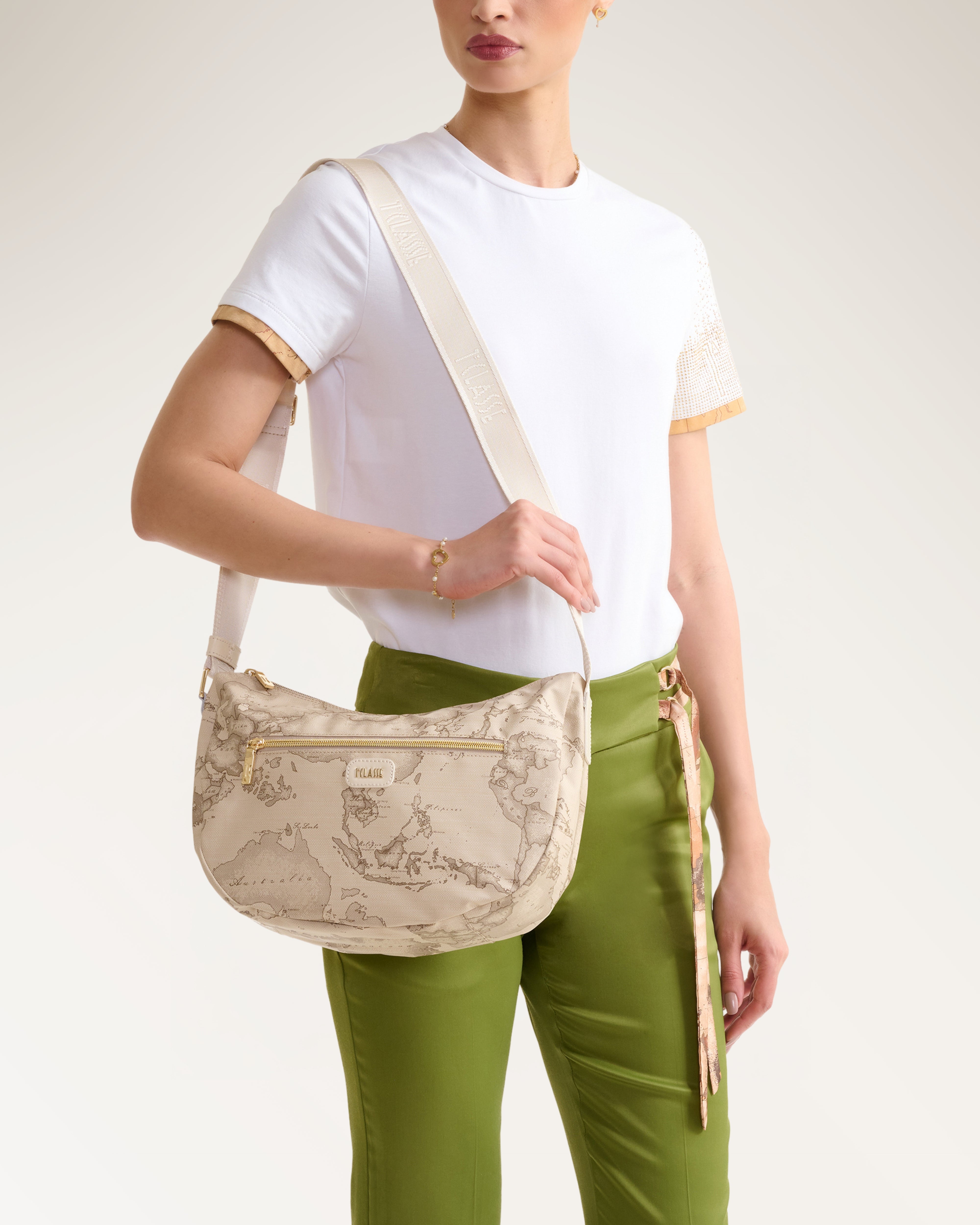 Medium Shoulder Bag Raffia