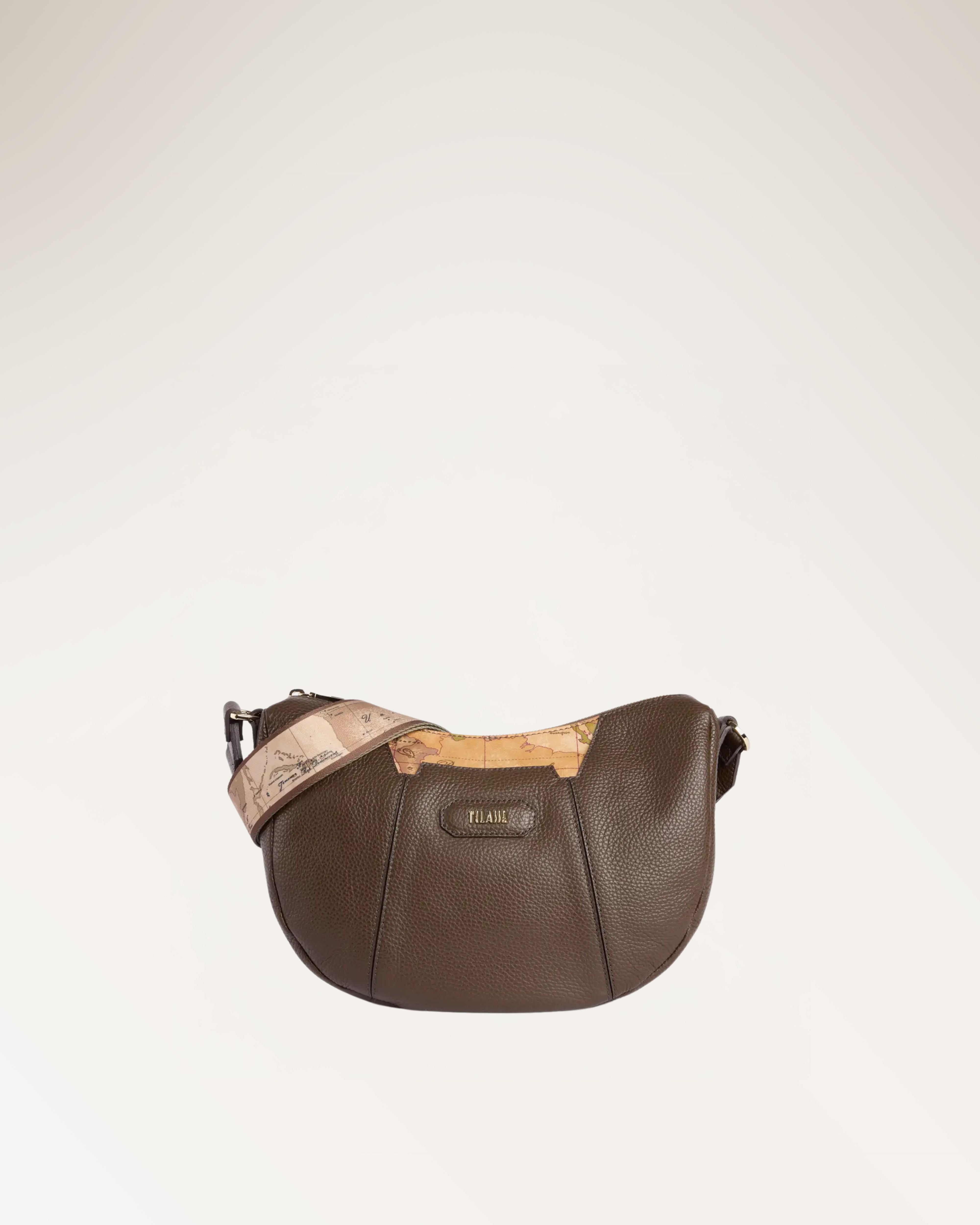 LLG1686300523-1.jpg